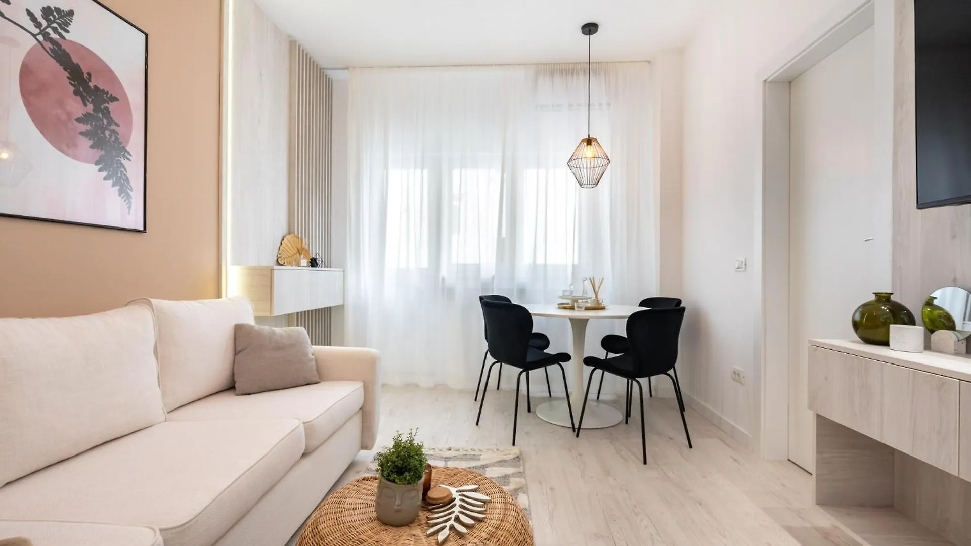 Apartment Elegant City Escape With Balcony Calea Victoriei Bucharest