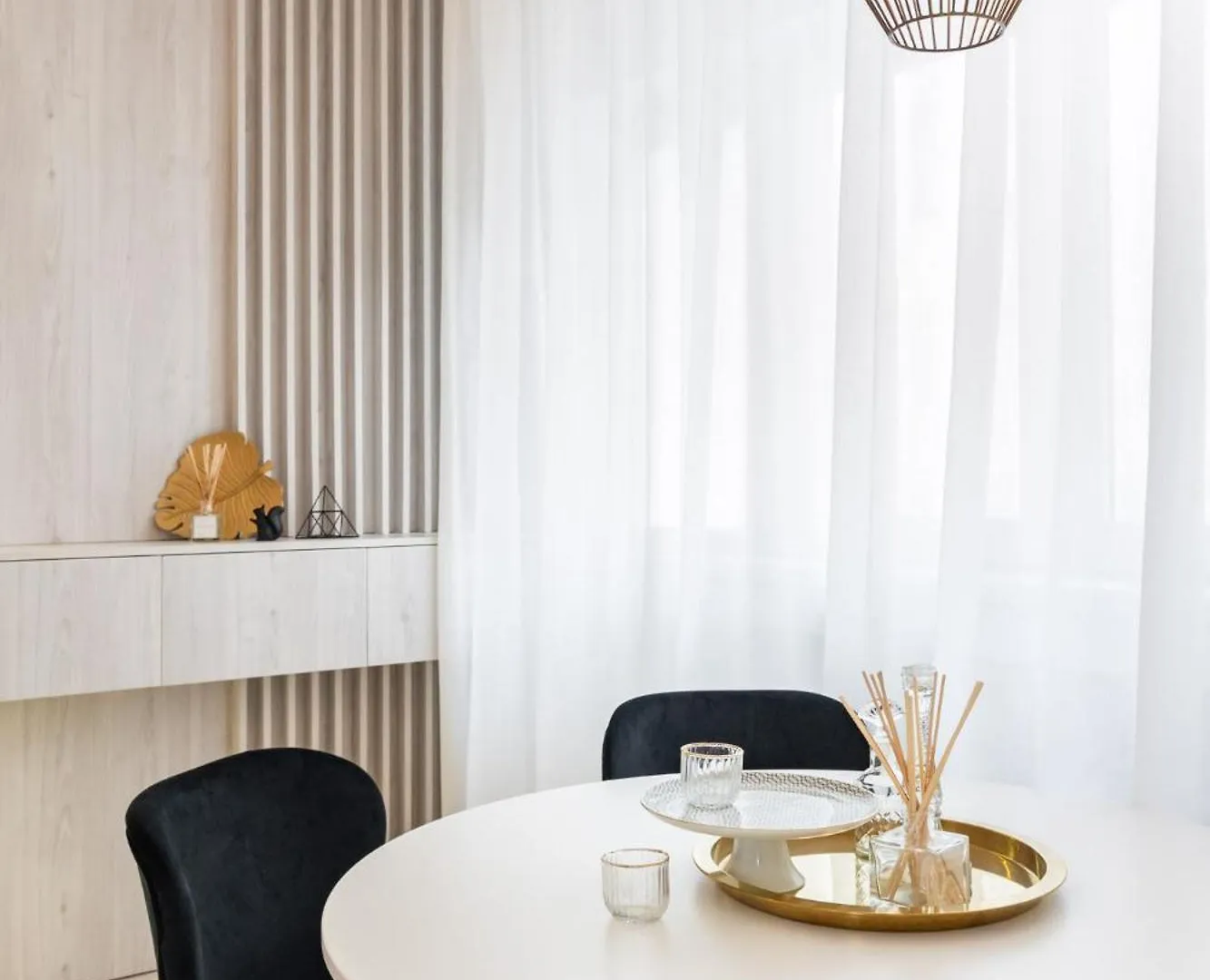 Apartment Elegant City Escape With Balcony Calea Victoriei Bucharest Romania