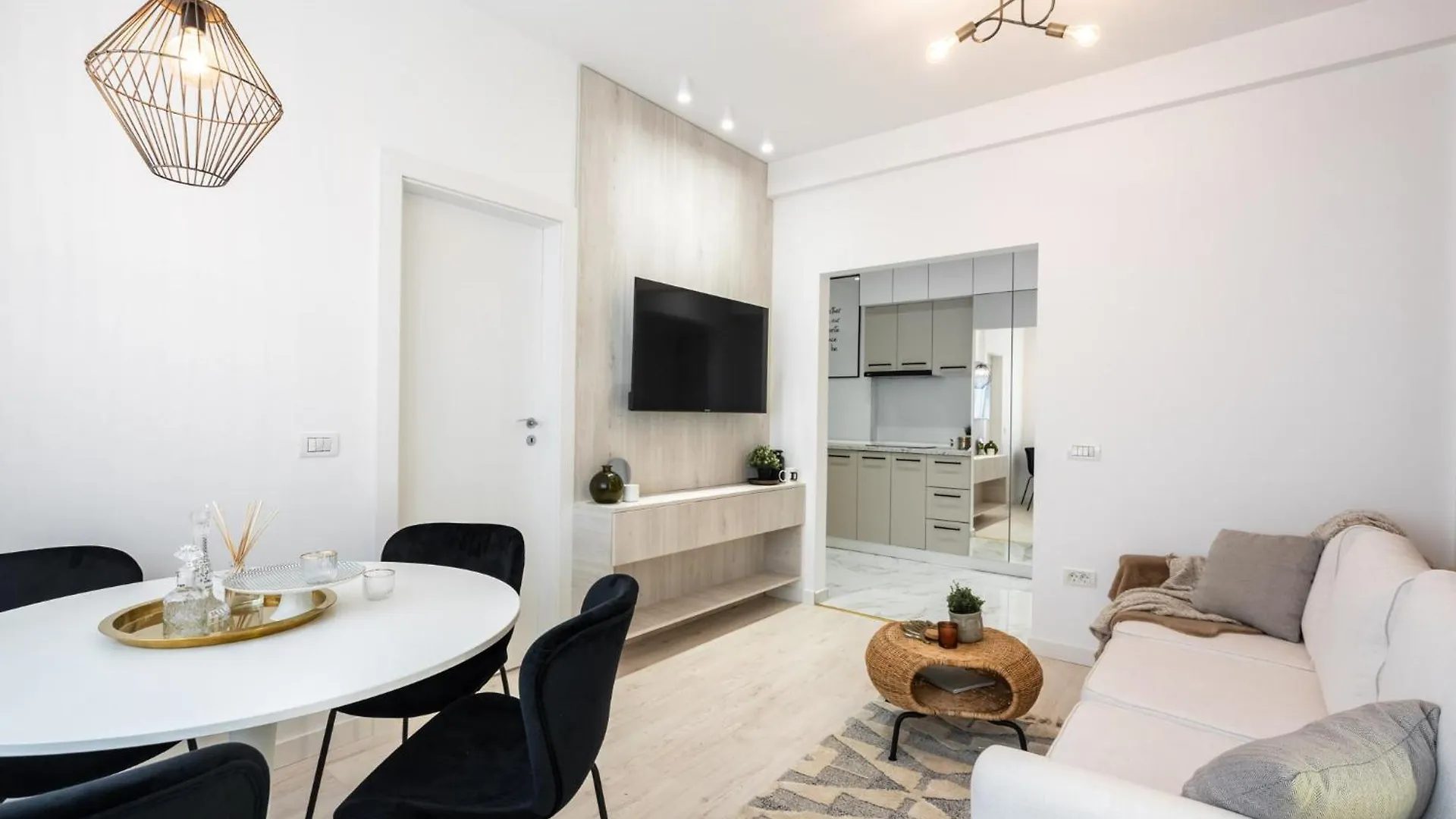 Elegant City Escape With Balcony Calea Victoriei Bucharest Apartment