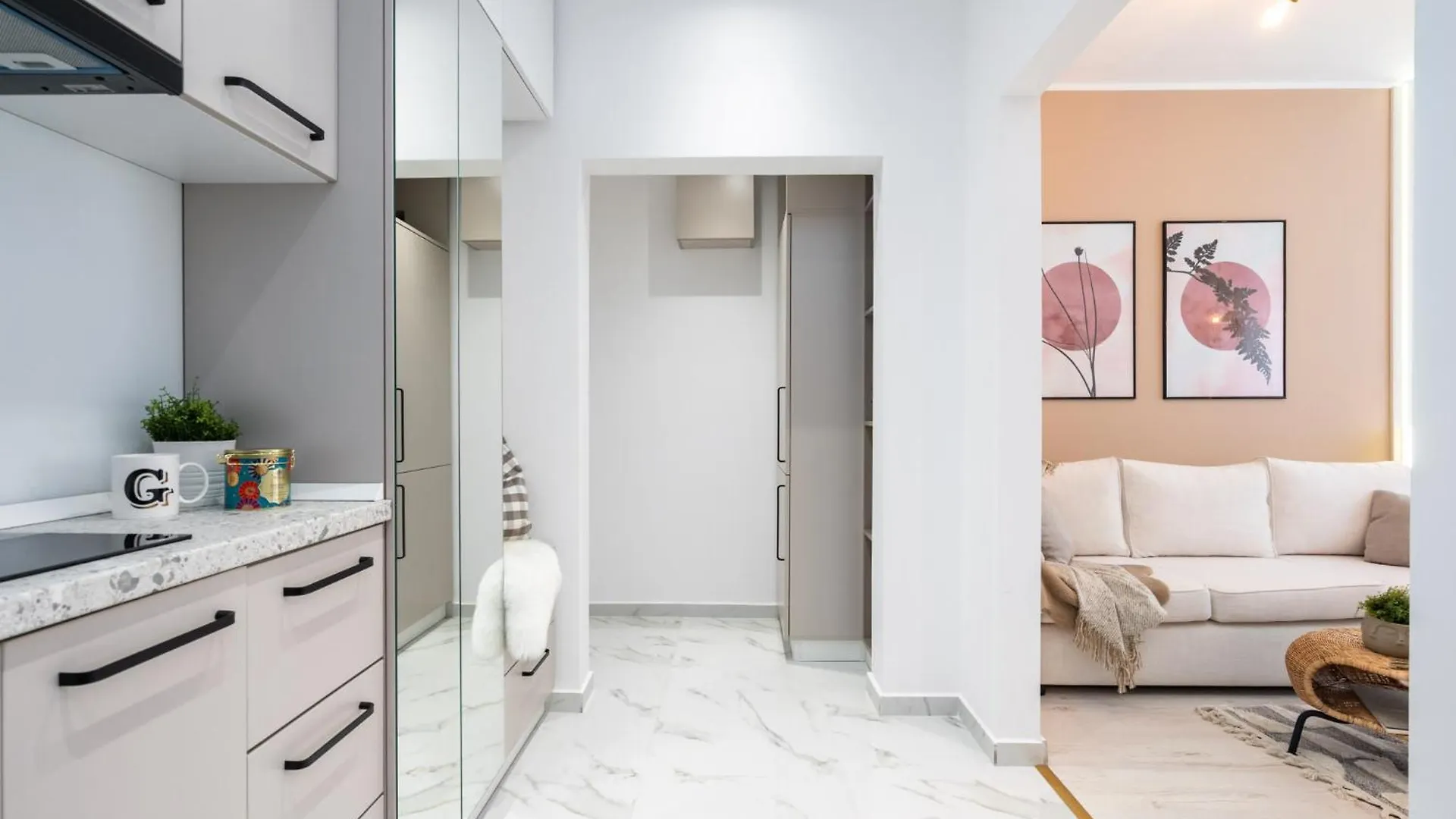 Elegant City Escape With Balcony Calea Victoriei Bucharest Apartment