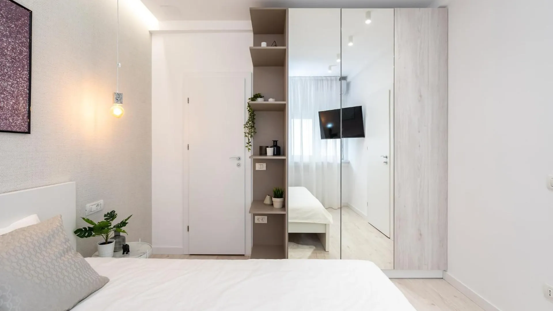 Elegant City Escape With Balcony Calea Victoriei Bucharest