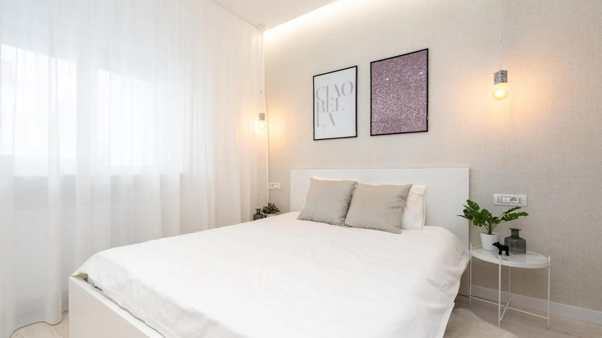Elegant City Escape With Balcony Calea Victoriei Bucharest Apartment